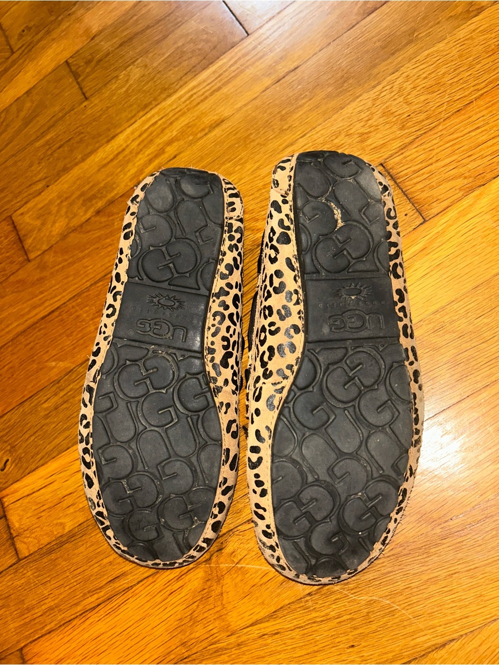 UGG Leopard Print Slip-On Flats in Tan and Black - Picture 2 of 2